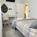 Leos Apart2 * Σιντέ